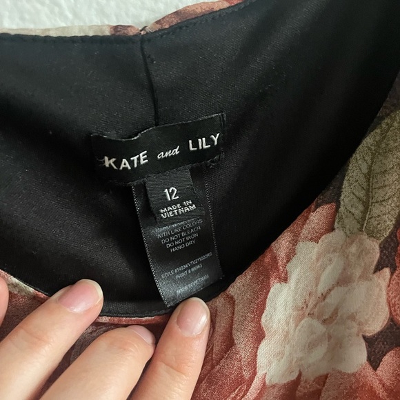 Kate and Lilly Sheer Floral  Dress Size 12 - Picture 2 of 9